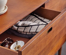 Load image into Gallery viewer, Holfred Double Dresser